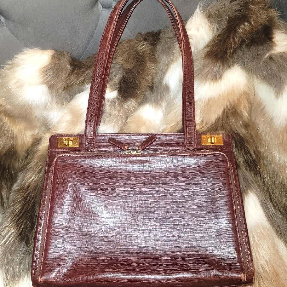Gucci Burgundy Leather Twist Lock Satchel Handbag Vintage Authentic Rare